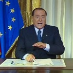 Berlusconi si difende con video. Guerra di parole.