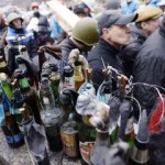 Guerra civile a Kiev, 100 morti. L’Europa tratta, gli Usa: ‘Rispettare proteste’