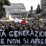 Gli studenti in piazza sfiduciano il governo Renzi.